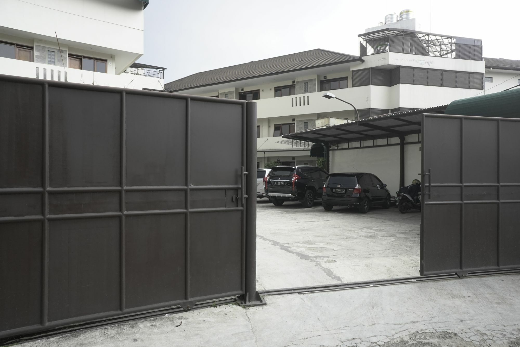 Reddoorz Plus @ Ciumbuleuit Area 万隆 外观 照片