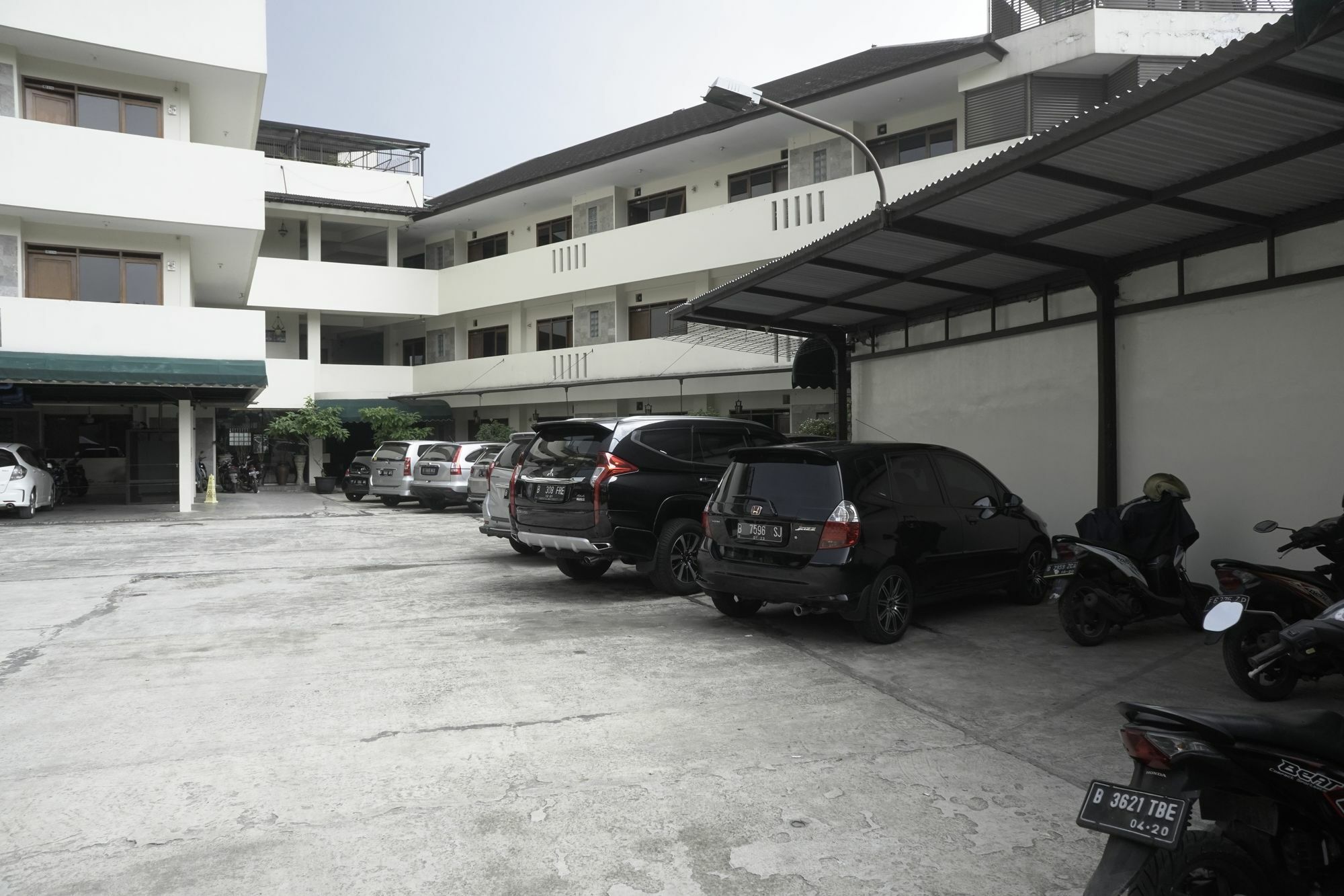 Reddoorz Plus @ Ciumbuleuit Area 万隆 外观 照片